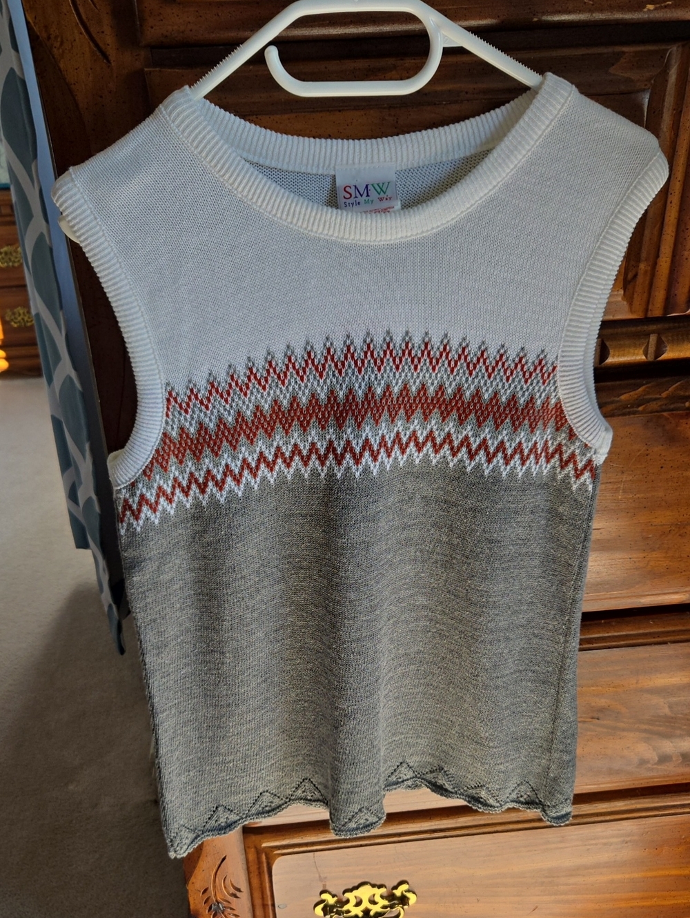 NWT Vintage Sleeveless Knit Colorblock Tank Top in White, Red & Gray Medium